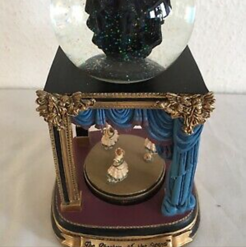 PHANTOM OF THE OPERA SAN FRANCISCO MUSIC BOX SNOW GLOBE - VERY RARE